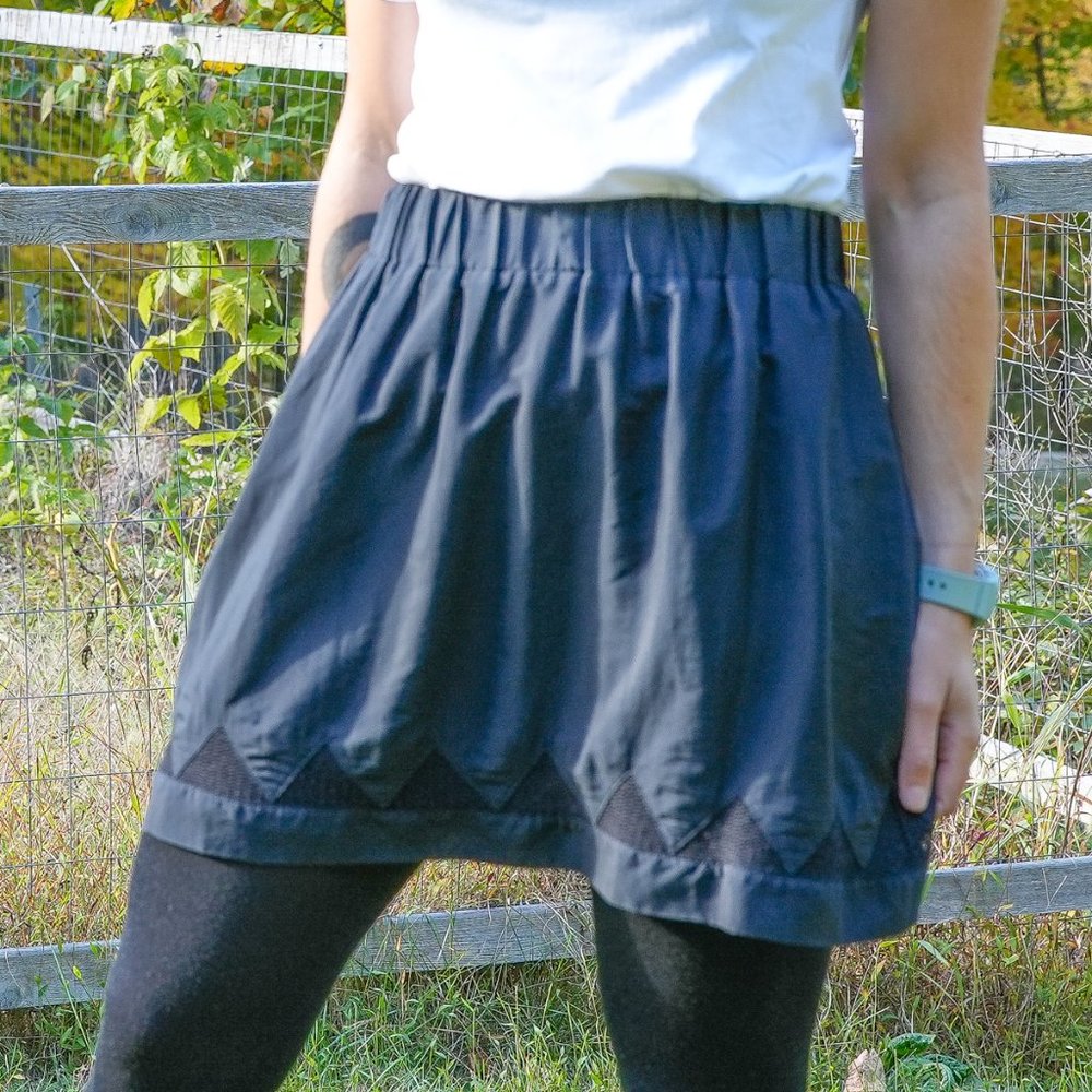 BCBGeneration black mini skirt with geometric pattern